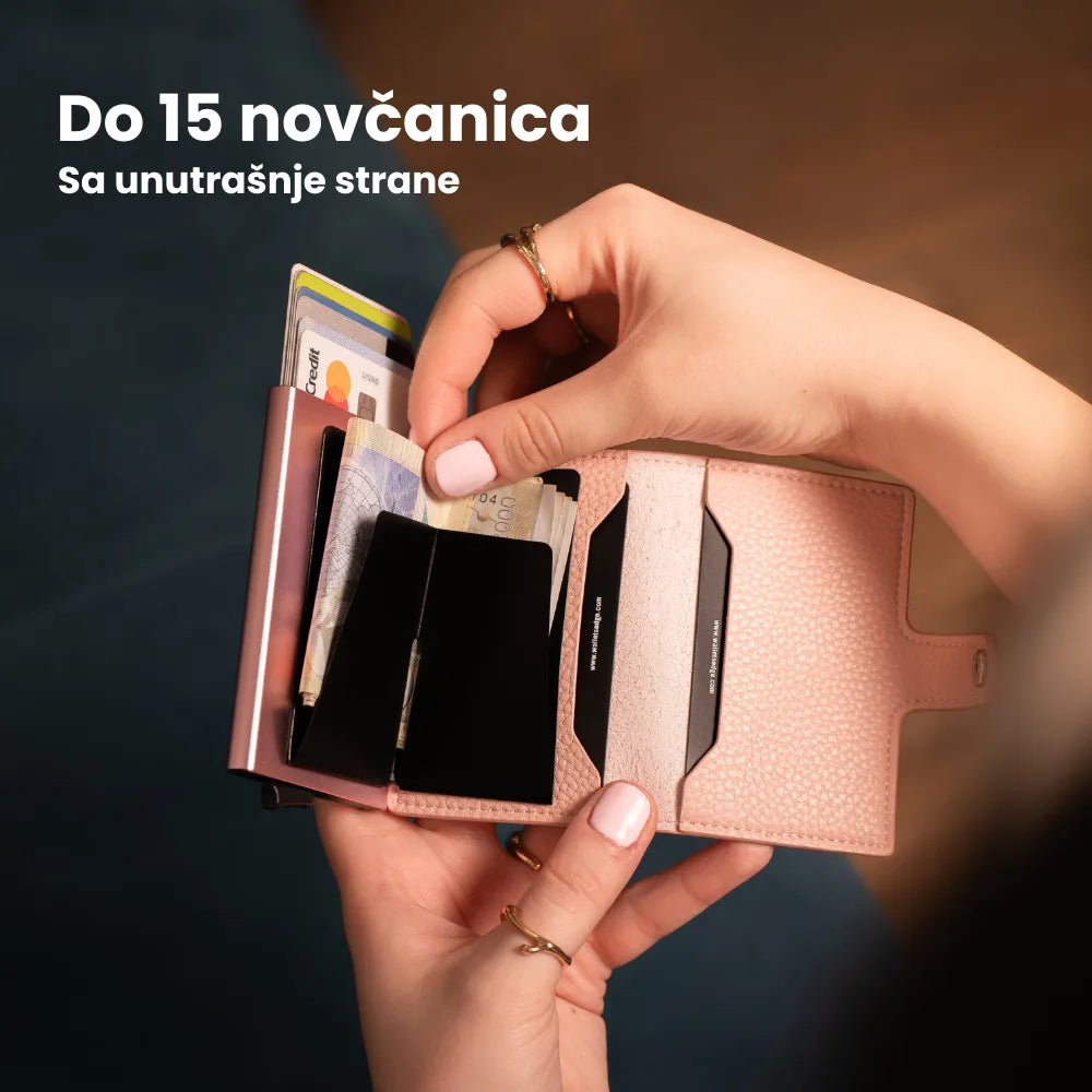 Unutrašnja pregrada za keš na Edge Click Lady modelu sa pregledno i uredno složenim novčanicama