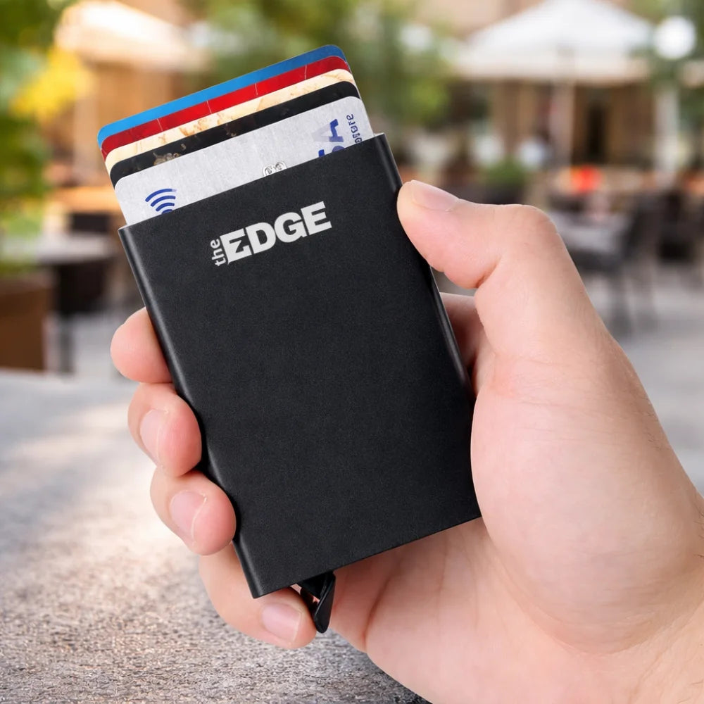 Glavni prikaz minimalističkog metalnog novčanika Edge Click Lite