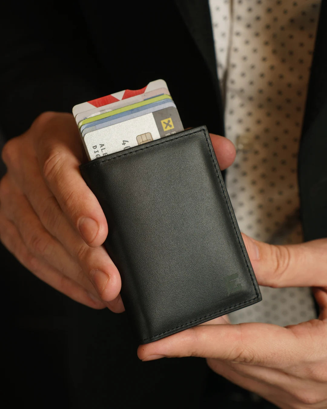 EDGE CLICK LEATHER PREMIUM CRNI